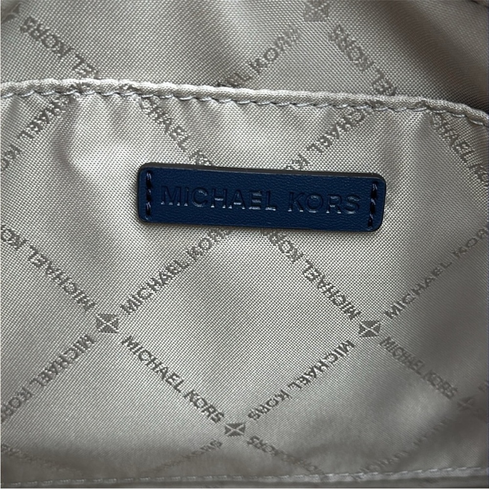 Michael Kors Jet Set Large Ombré Signature Logo East West Crossbody Navy color - Picture 12 of 13